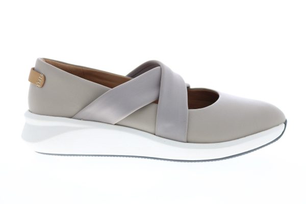 Clarks Un Rio Cross 26147604 Womens Gray Leather Lifestyle Sneakers Shoes For Sale